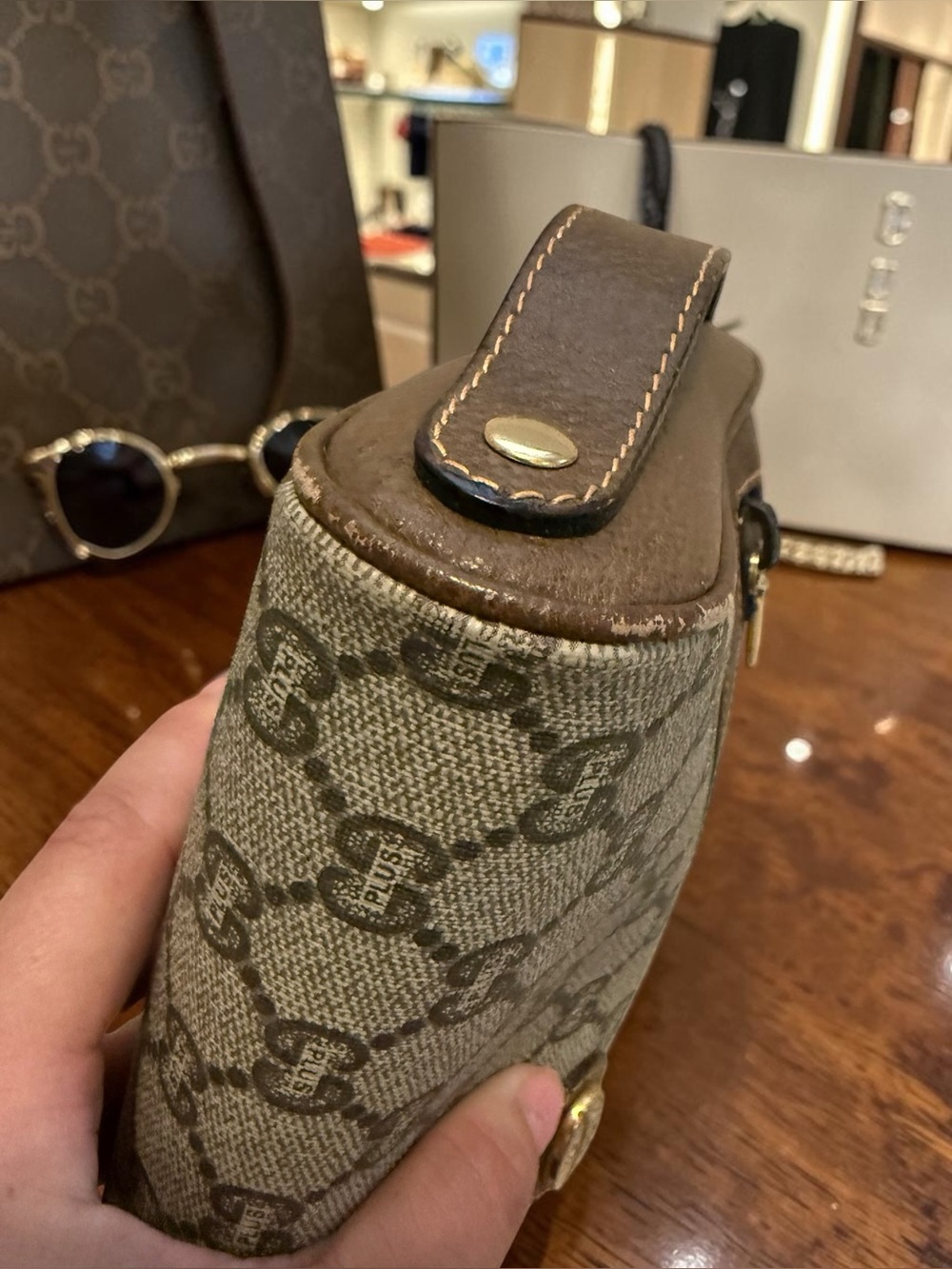 ✨ Vintage Gucci Plus Monogram Canvas Clutch / Cosmetic Pouch ✨ - Picture 9 of 11